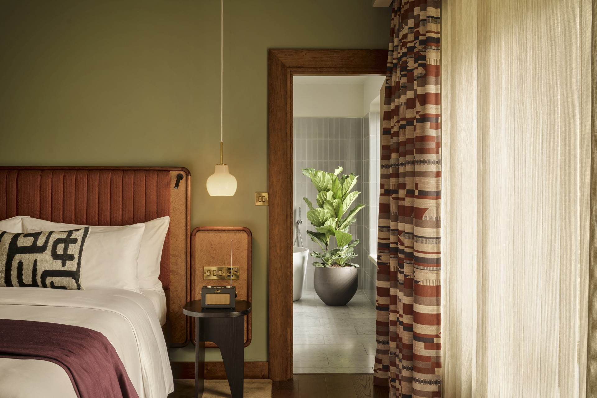 HR - Sir Devonshire Square19032