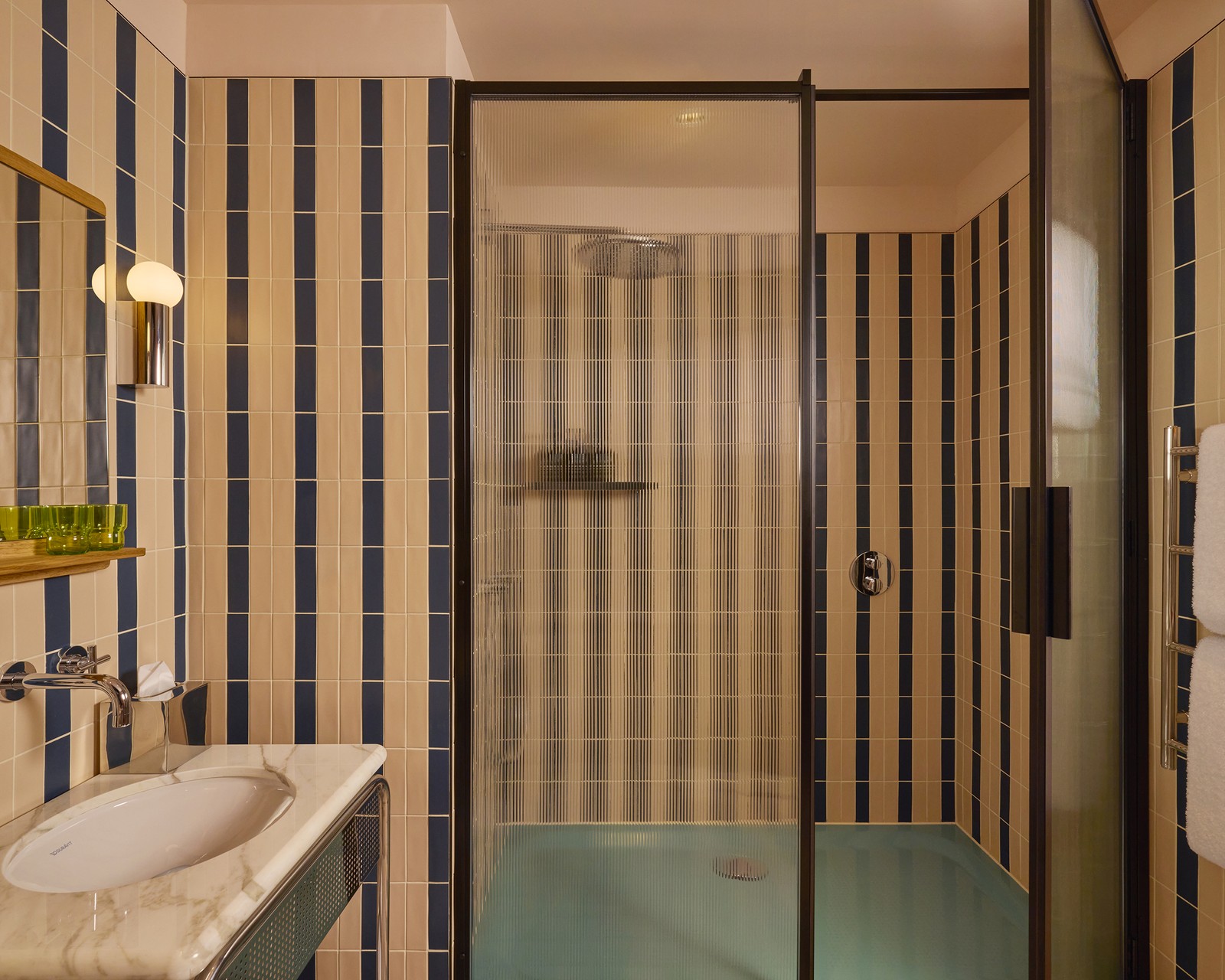 Sir_Devonshire_0743_SirDeluxe-210_Bathroom2