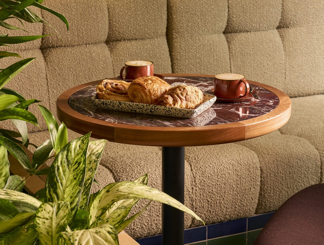 Sir_Devonshire_2325_Breakfast