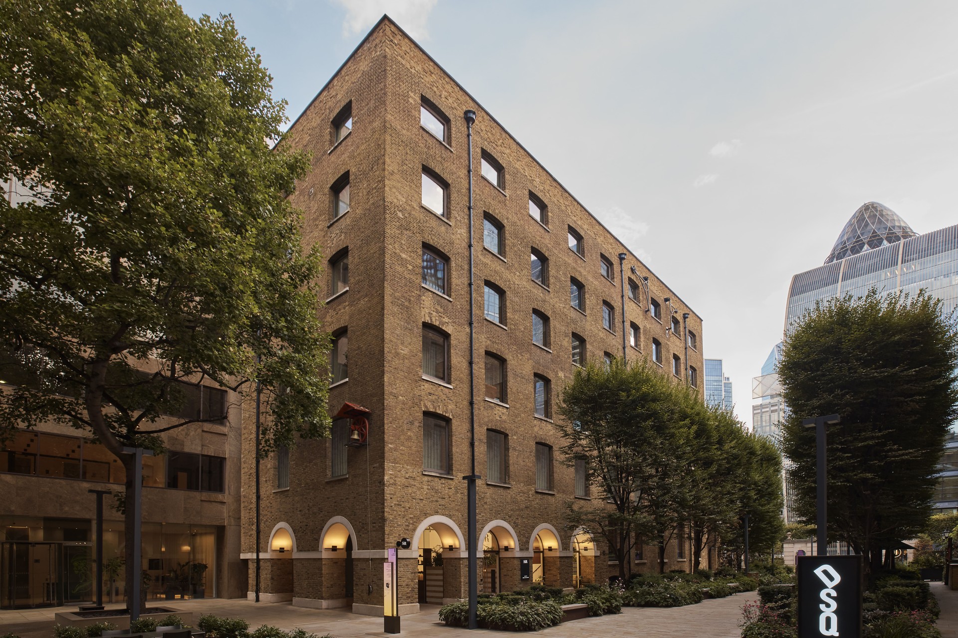 Sir_Devonshire_2526_Building (1)