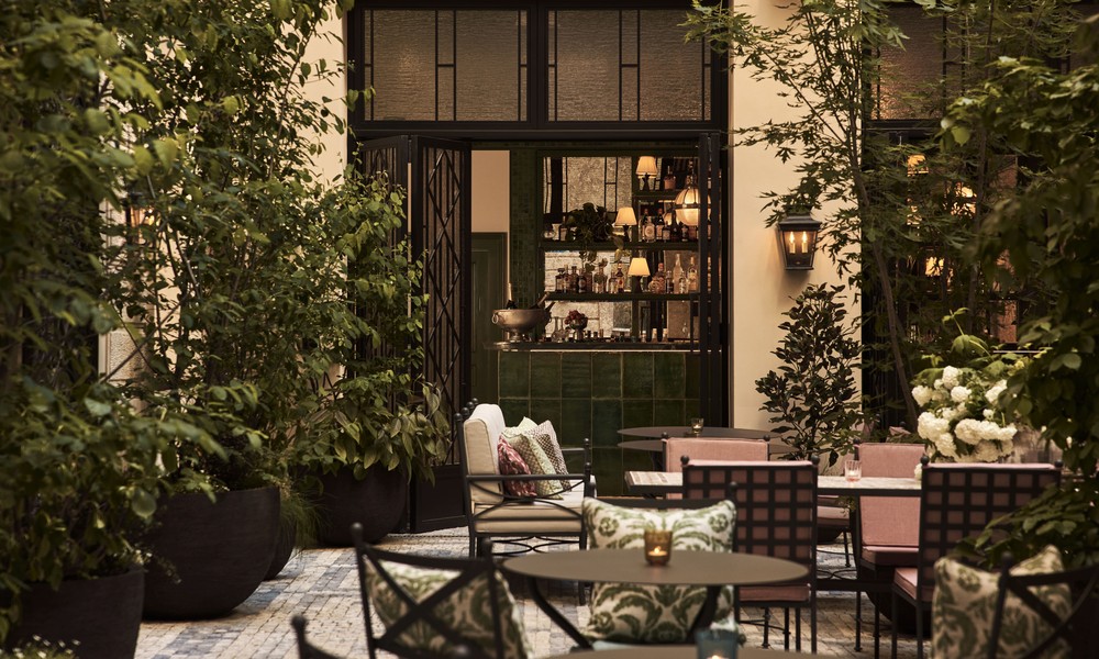 _Sir_Prague_Courtyard_2_Martin_Morrell