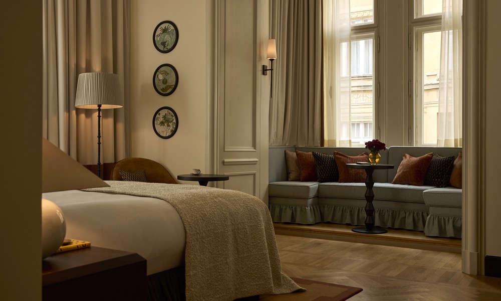 mm1136_Sir_Prague_0212_FINAL