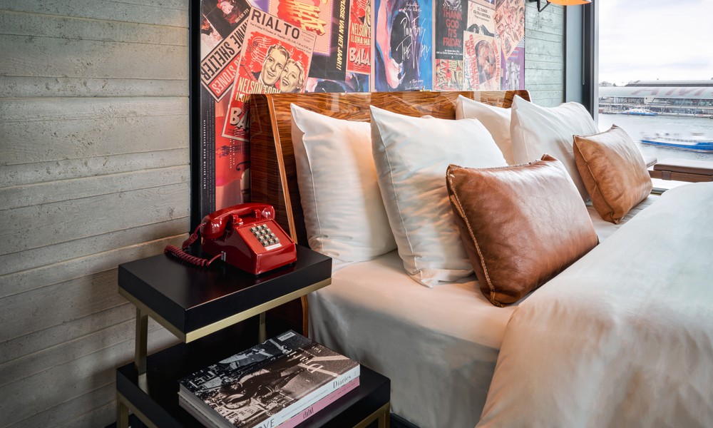 sir-adam-deluxe-room-2021-1.jpg