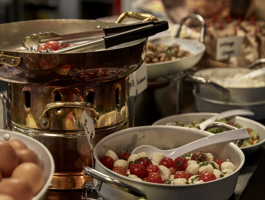 sir-adam_public-spaces_f&b_breakfast_low-res3