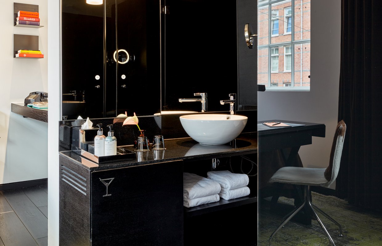 sir-albert-amsterdam-room-suite (7).jpg