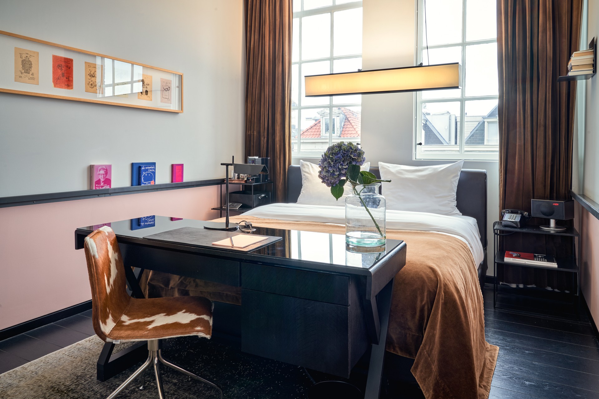 sir-albert-deluxe-room-2021-2.jpg