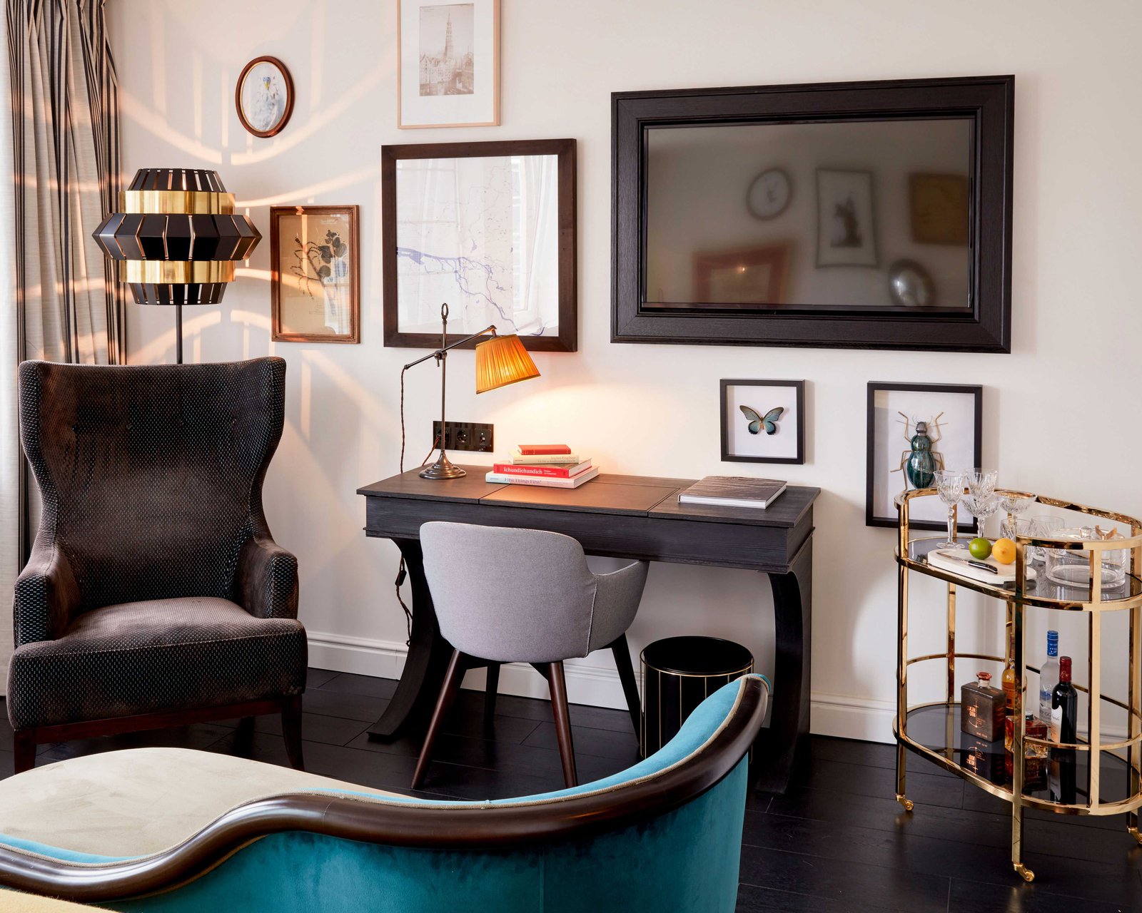 sir-nikolai-hamburg-room-deluxe (11).jpg