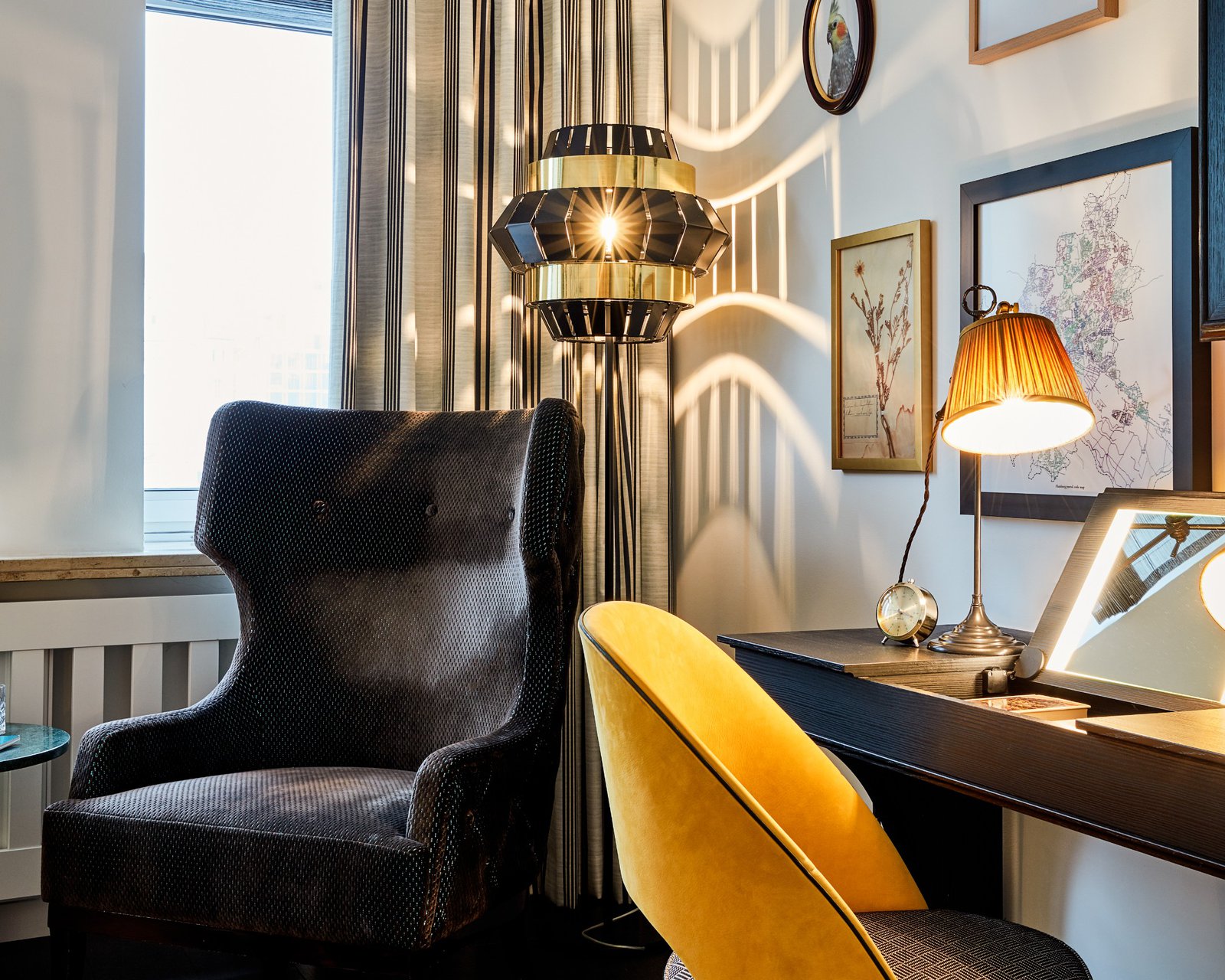 sir-nikolai-hamburg-room-deluxe (21).jpg